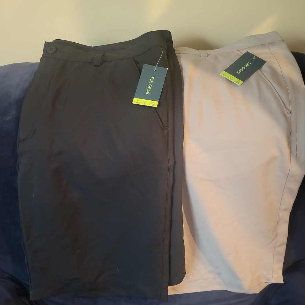 2 Pairs of Men's Shorts Tek Gear Size 40 NWT